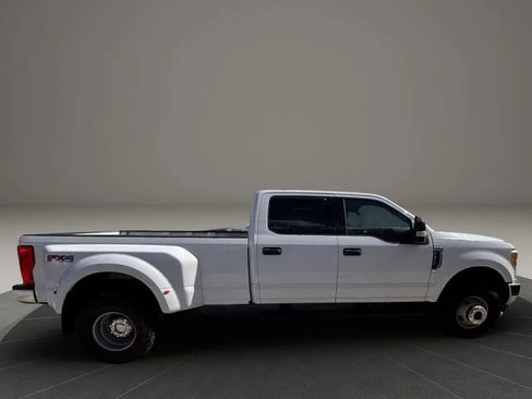 Used 2017 Ford F350 XLT w/ FX4 Off-Road Package AWD/4WD image 6