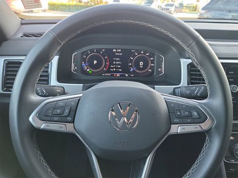 Used 2022 Volkswagen Atlas Cross Sport SE image 27