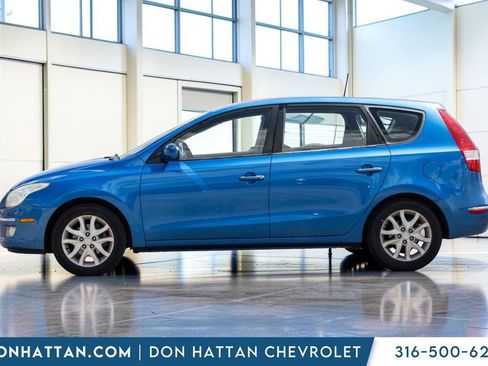 Used 2009 Hyundai Elantra FWD image 2