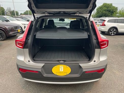 Used 2025 Volvo XC40 B5 Core w/ Protection Package Premier AWD/4WD image 17
