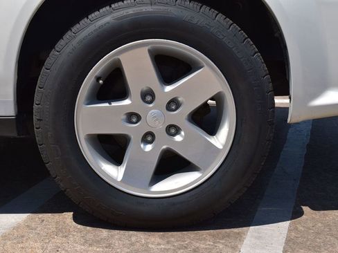 Used 2013 RAM C/V Tradesman image 11