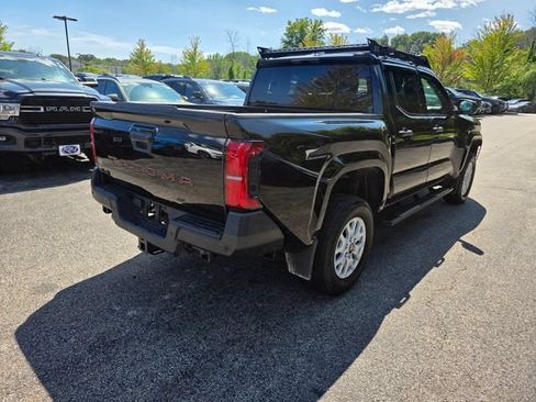 Used 2024 Toyota Tacoma SR w/ SR Upgrade Package AWD/4WD image 5