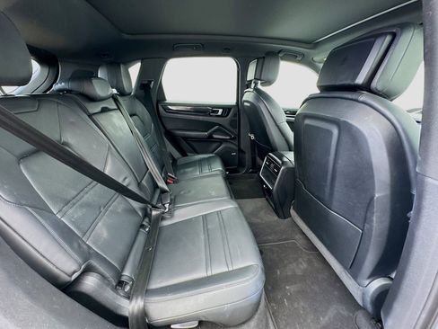 Used 2019 Porsche Cayenne AWD/4WD image 19