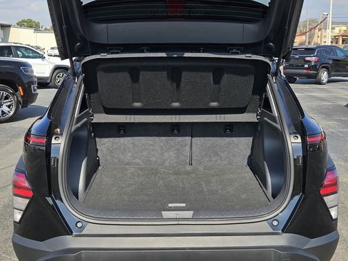 Used 2025 Hyundai Kona SEL image 8