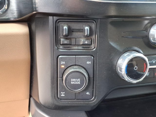Used 2023 Ford F250 Lariat w/ Lariat Ultimate Package AWD/4WD image 17