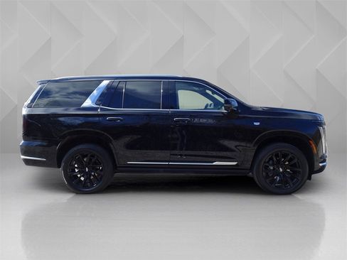 Certified 2025 Cadillac Escalade Premium Luxury w/ LPO, Floor Liner Package image 6