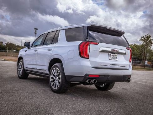 Used 2021 GMC Yukon Denali w/ Denali Premium Package image 5