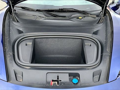 Used 2025 Porsche Taycan image 23