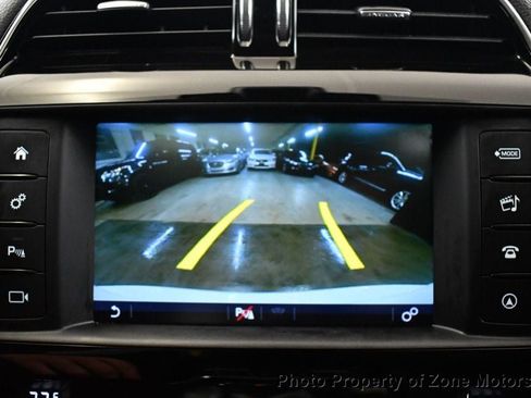 Used 2017 Jaguar XE Premium image 47