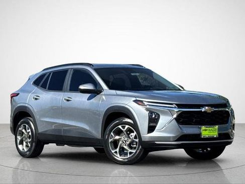 New 2026 Chevrolet Trax LT image 2