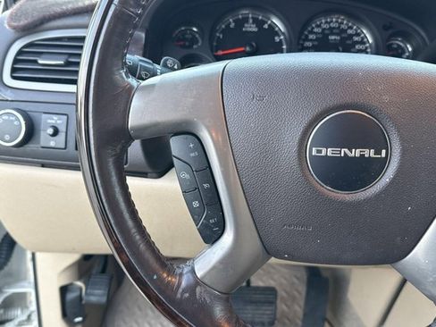 Used 2014 GMC Yukon XL Denali image 14