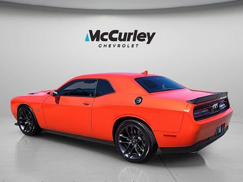 Used 2022 Dodge Challenger R/T Scat Pack w/ Plus Package RWD image 5