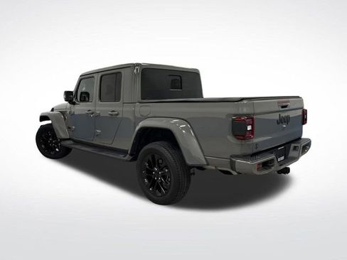 Used 2022 Jeep Gladiator Overland image 3