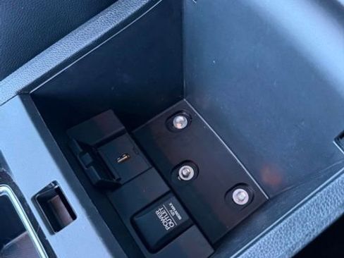 Used 2016 Honda Accord Touring image 18