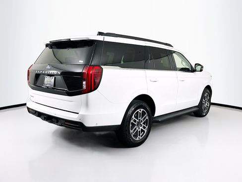 Used 2025 Ford Expedition Active AWD/4WD image 9
