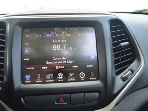 Used 2015 Jeep Cherokee Limited w/ Luxury Group AWD/4WD image 17