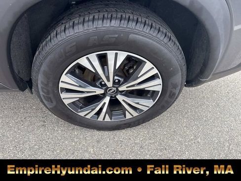 Used 2022 Nissan Rogue SV image 12