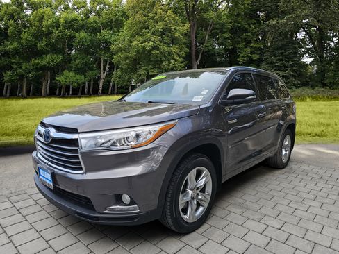 Used 2015 Toyota Highlander Limited Platinum image 3