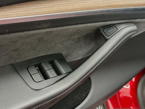 Used 2024 Tesla Model Y Long Range image 15