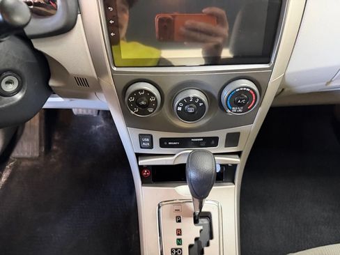 Used 2012 Toyota Corolla LE FWD image 23