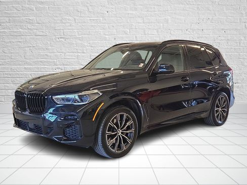Used 2023 BMW X5 xDrive40i w/ Executive Package image 3