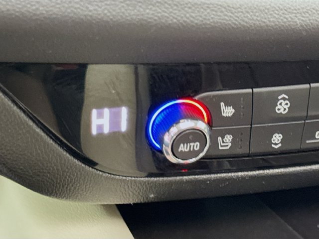 Used 2022 Buick Enclave Avenir w/ Avenir Technology Package FWD image 22