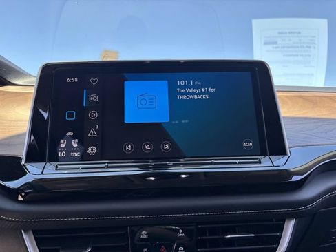 Used 2025 Volkswagen Atlas SE AWD/4WD image 22