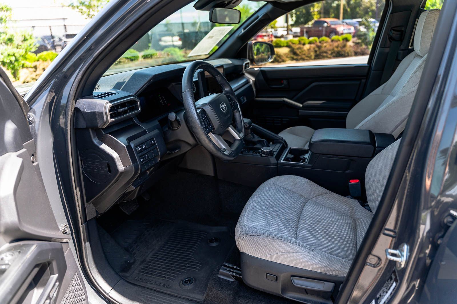 Used 2025 Toyota 4Runner SR5 AWD/4WD image 22