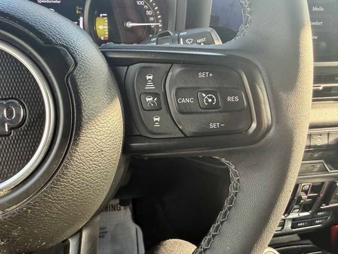 Used 2025 Jeep Wrangler Unlimited Rubicon 4xe AWD/4WD image 30