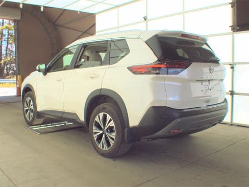 Used 2023 Nissan Rogue SV w/ SV Premium B Package AWD/4WD image 2