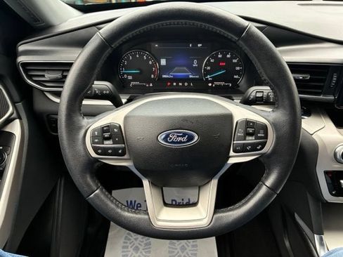Certified 2023 Ford Explorer XLT w/ Equipment Group 202A AWD/4WD image 21