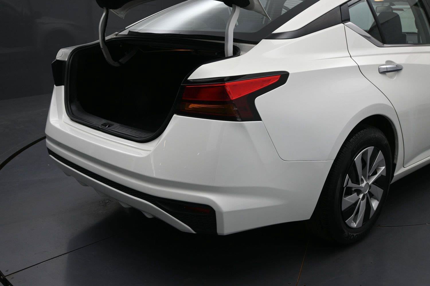 Used 2020 Nissan Altima 2.5 S FWD image 13