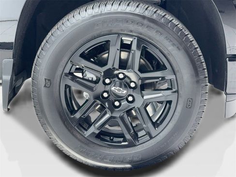 Used 2025 Chevrolet Silverado 1500 Custom image 51