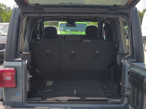 Used 2024 Jeep Wrangler Unlimited Rubicon 4xe AWD/4WD image 14