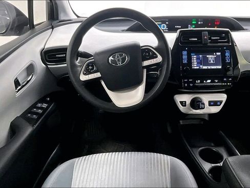 Used 2018 Toyota Prius One FWD image 6