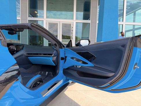 Used 2021 Chevrolet Corvette Stingray Premium Conv w/ Z51 Performance Package RWD image 35