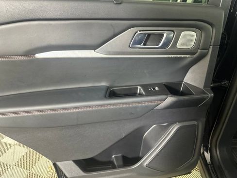 Used 2025 Ford Explorer ST AWD/4WD image 18