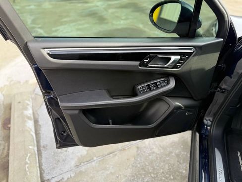 Used 2017 Porsche Macan S image 11