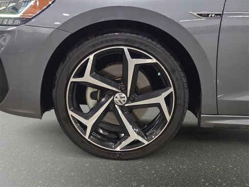 Used 2022 Volkswagen Passat 2.0T R-Line image 30