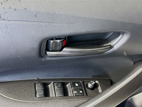 Used 2025 Toyota Corolla LE image 16