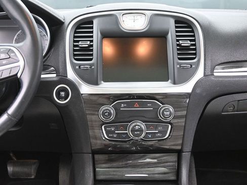 Used 2016 Chrysler 300 Limited RWD image 24