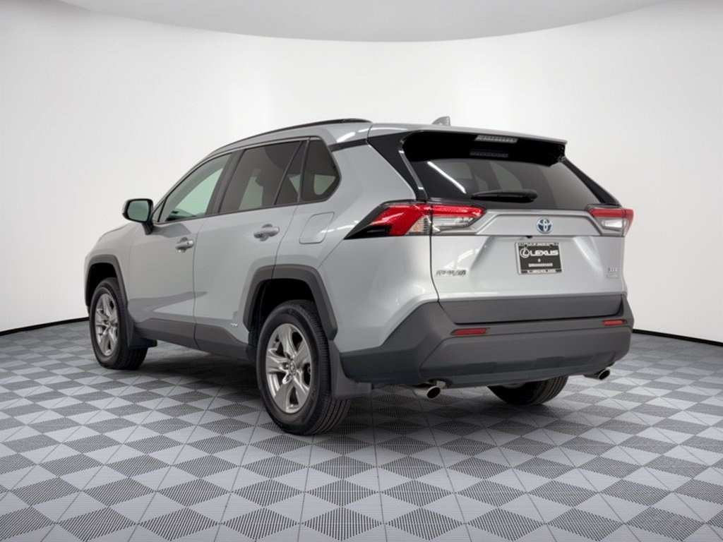 Used 2024 Toyota RAV4 XLE AWD/4WD image 3