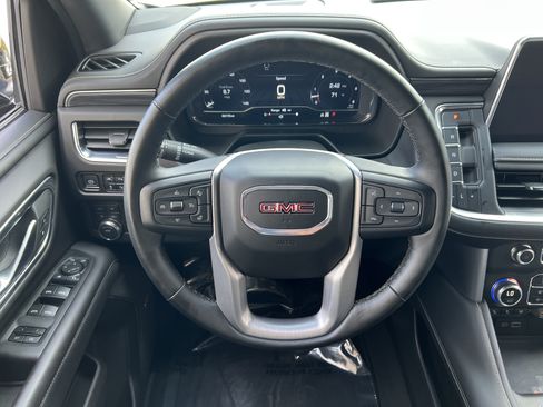 Used 2024 GMC Yukon SLT w/ SLT Luxury Package AWD/4WD image 29