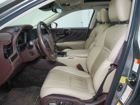 Used 2018 Lexus LS 500 w/ Luxury Package image 40