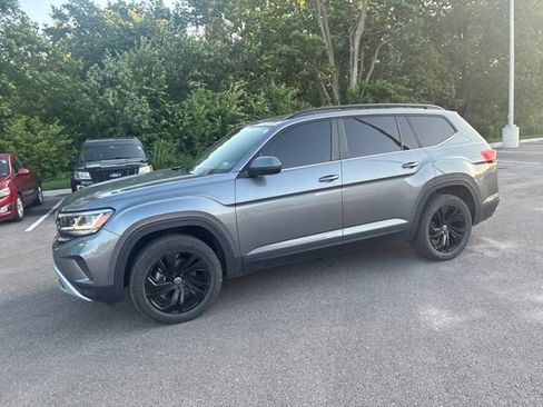 Used 2022 Volkswagen Atlas SE FWD image 2