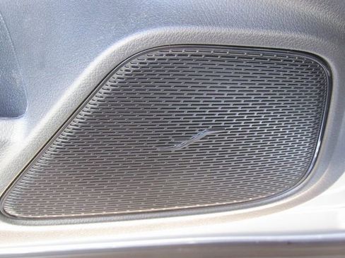 Used 2025 Mercedes-Benz GLB 250 4MATIC image 37