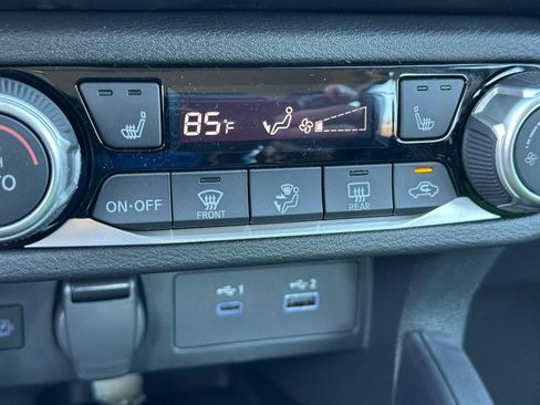 New 2025 Nissan Versa SR w/ Trunk Package image 13