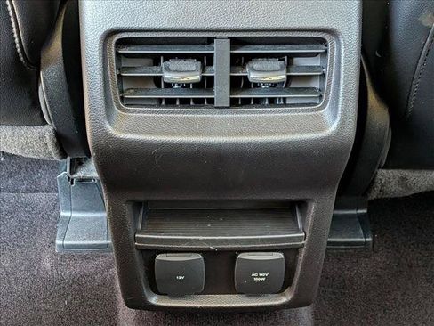 Used 2015 Ford Edge SEL w/ Equipment Group 201A FWD image 16