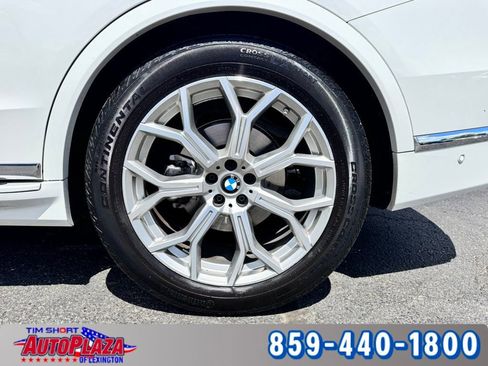 Used 2025 BMW X7 xDrive40i AWD/4WD image 19