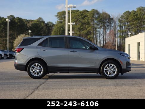 Used 2024 Chevrolet Equinox LS image 7